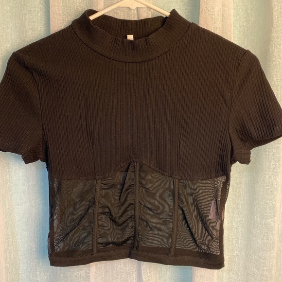 Mesh - Picture 2 of 4